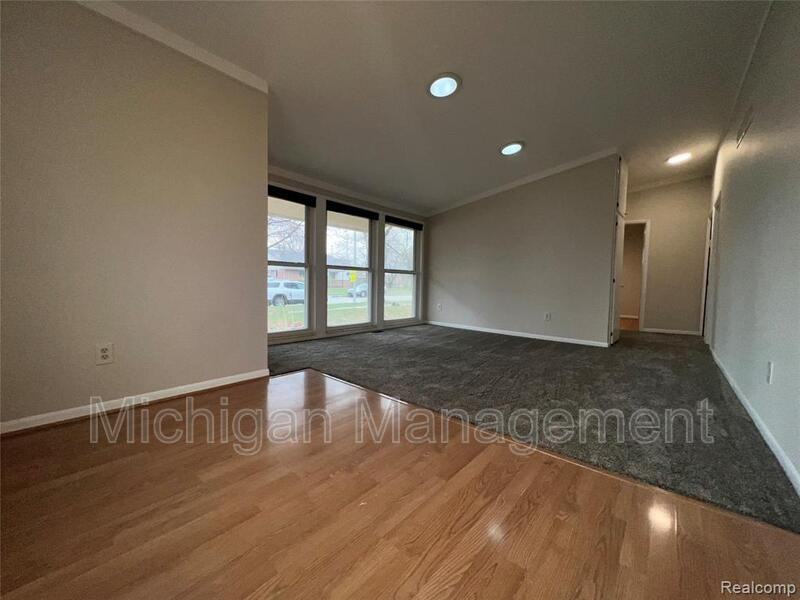 32028 Maine St - Photo 7 of 26