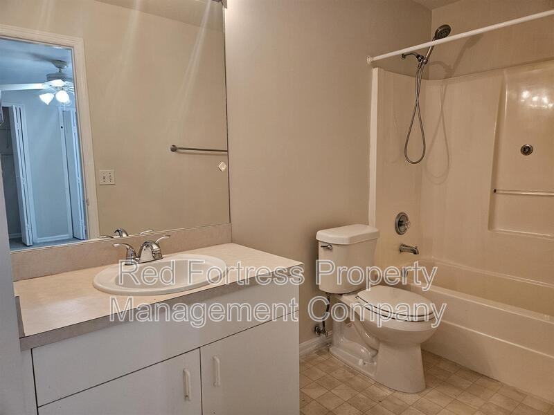 1814 Sw 42nd St - Photo 7 of 8