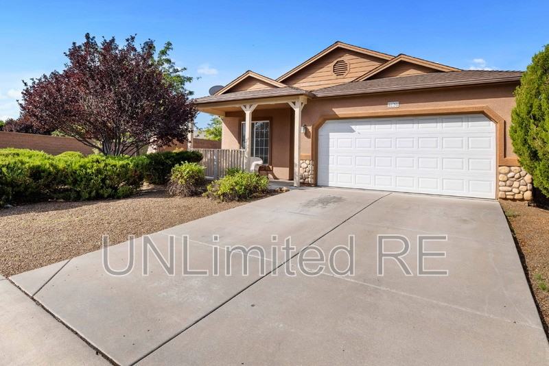8120 N Whistling Acres Way - Photo 3 of 36