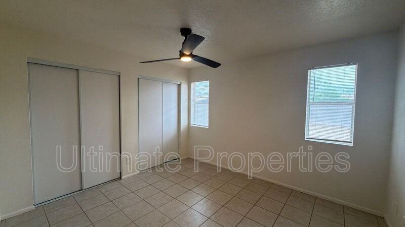 1646 W Behrend Dr - Photo 6 of 16