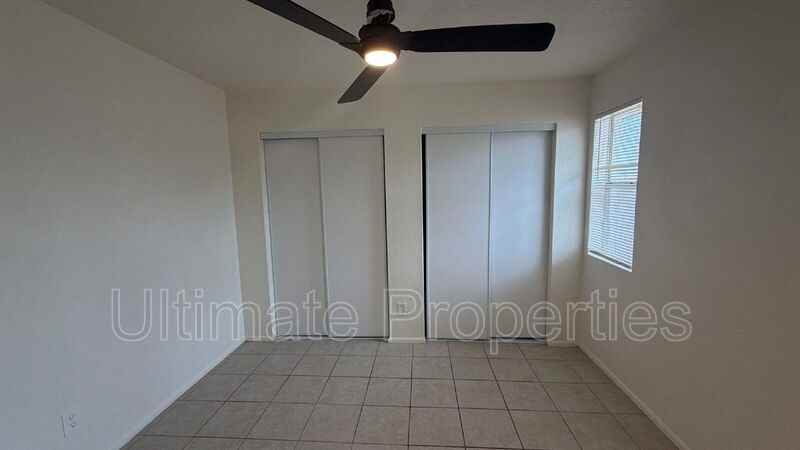 1646 W Behrend Dr - Photo 7 of 16