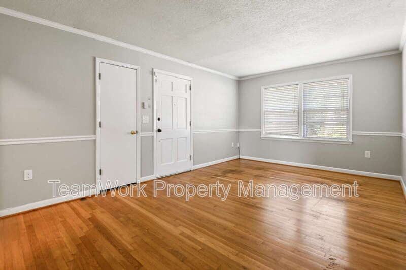 1641 Falmouth St - Photo 6 of 26