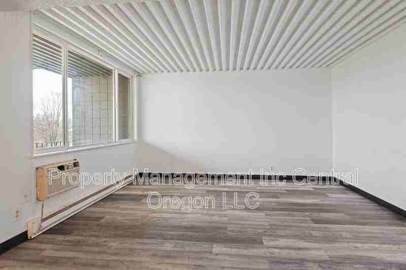 165 Se Buff St #12 - Photo 2 of 9