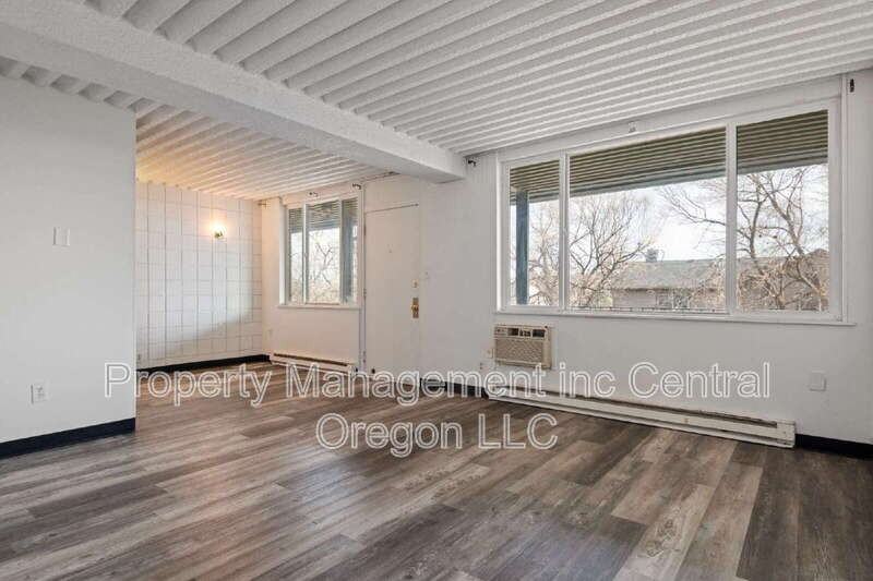 165 Se Buff St #12 - Photo 3 of 9