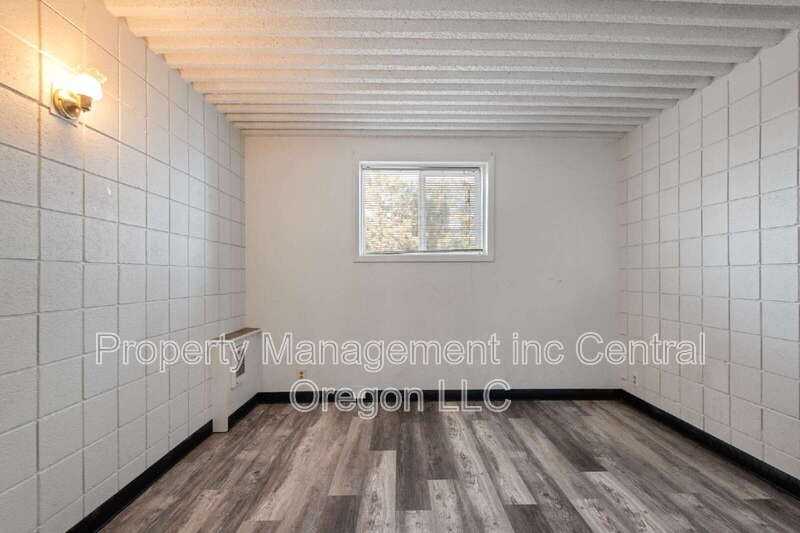 165 Se Buff St #12 - Photo 5 of 9