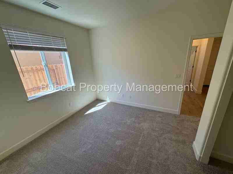 837 Bravestone Ave - Photo 5 of 32