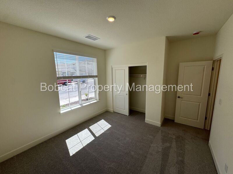 1484 W Sunset Way - Photo 3 of 32