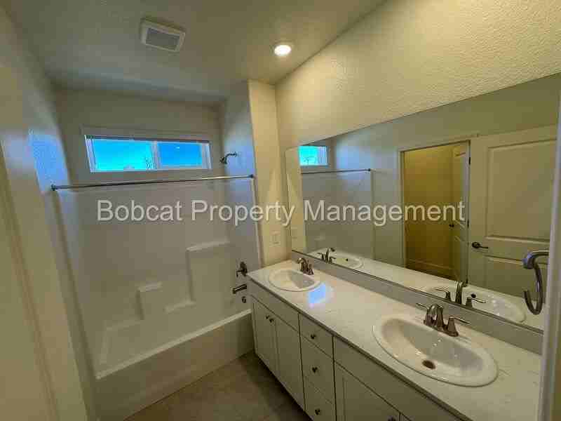 1484 W Sunset Way - Photo 5 of 32