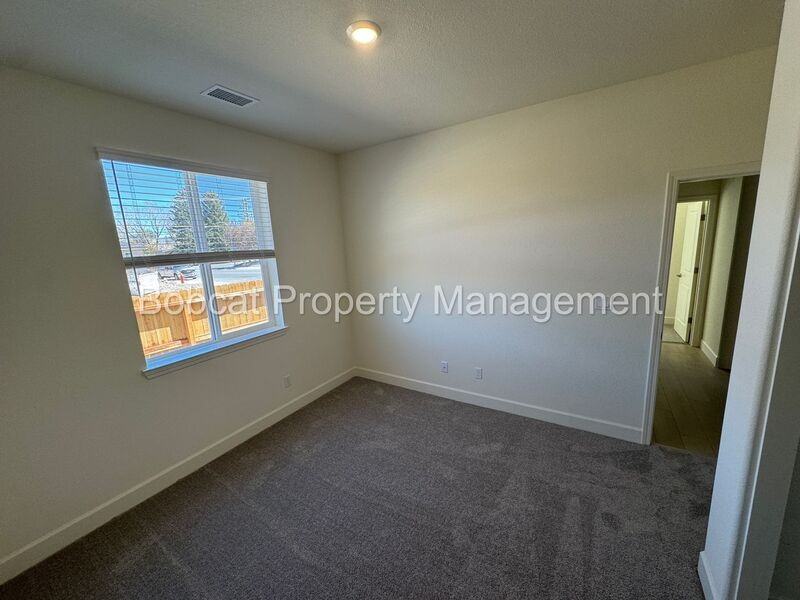 1484 W Sunset Way - Photo 6 of 32