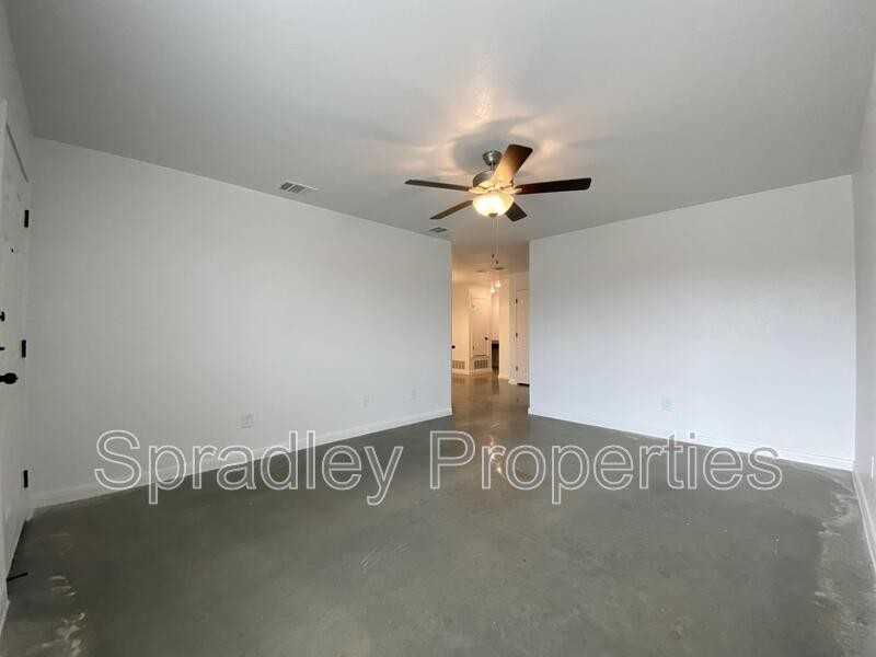 9118 Winding Ct Unit B - Photo 2 of 11