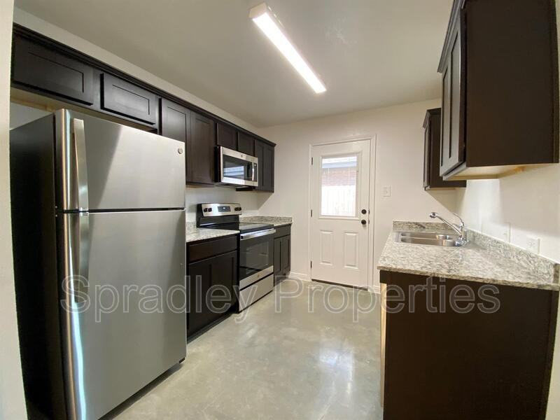 9118 Winding Ct Unit B - Photo 4 of 11