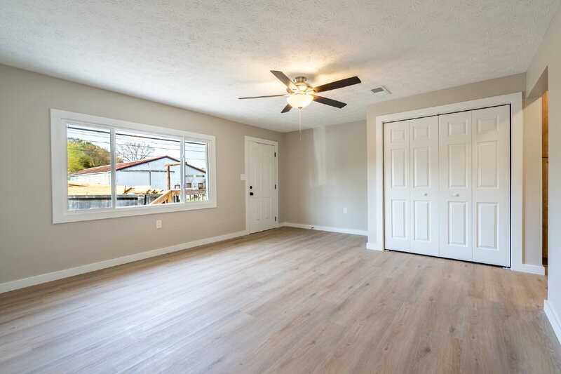 60 W Main St #3 - Photo 4 of 17