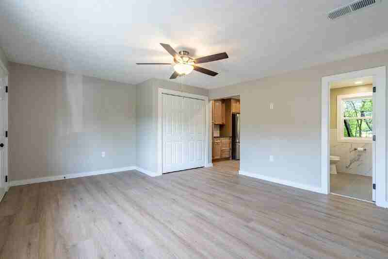 60 W Main St #3 - Photo 5 of 17