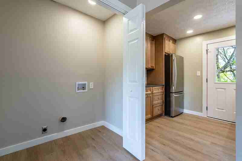 60 W Main St #3 - Photo 6 of 17