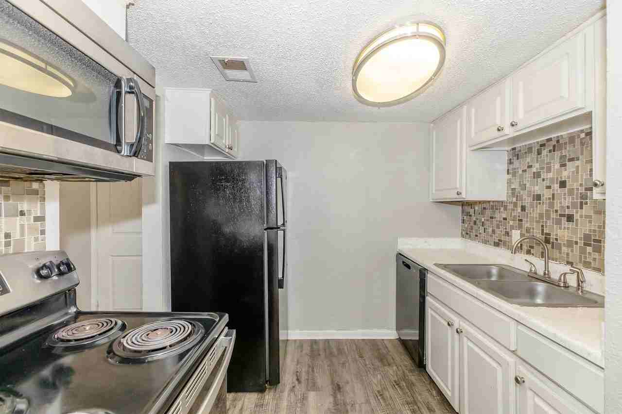 Monticello Crossroads - Photo 2 of 54