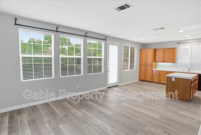 23206 Brooke Ln - Photo 5 of 27