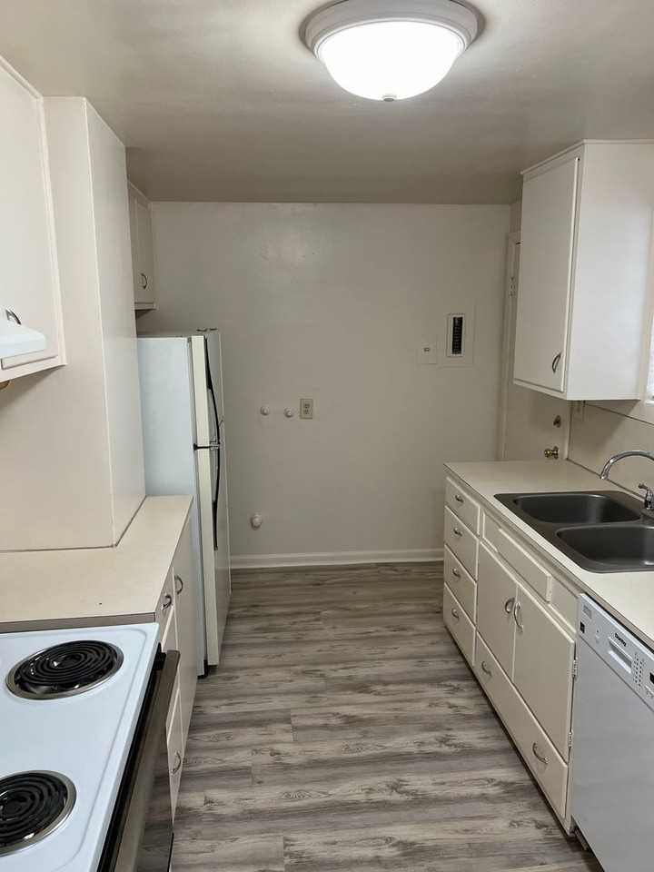 1840 Mill St #A - Photo 5 of 12