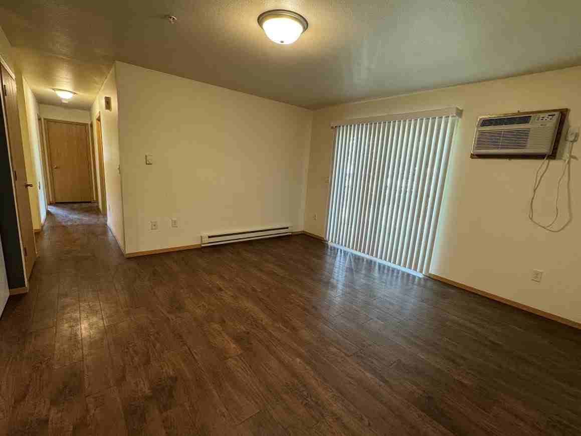 Wilshire Apartment Complex - Photo 6 of 19