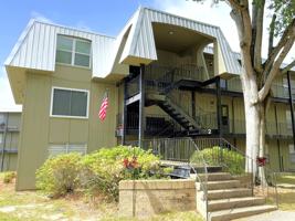 featured image of 207 Riverbend Dr #207