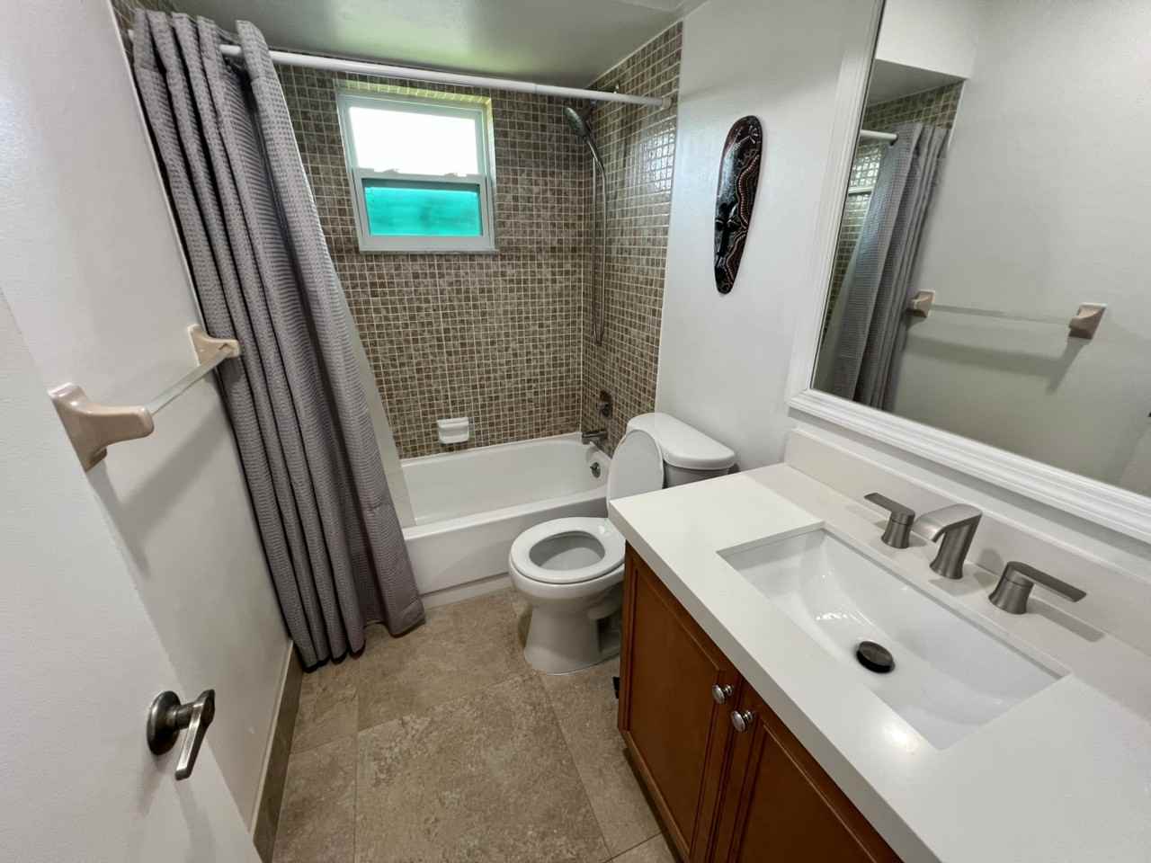 207 Castlewood Dr - Photo 2 of 15