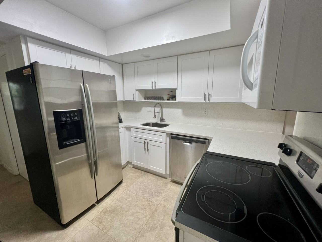 207 Castlewood Dr - Photo 3 of 15