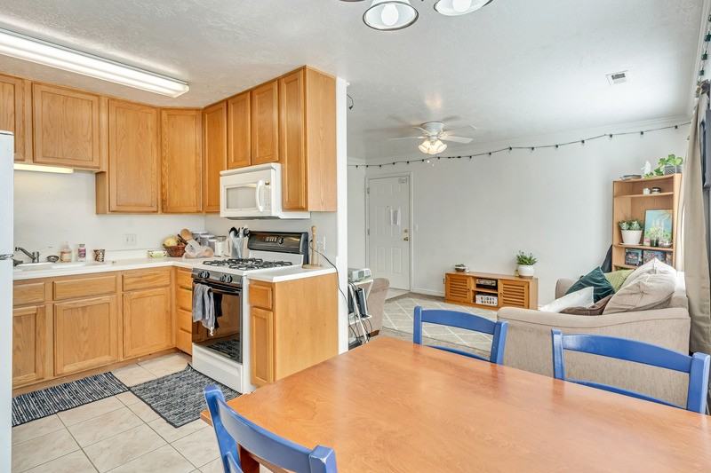 528 Ne #216-1 - Photo 3 of 17