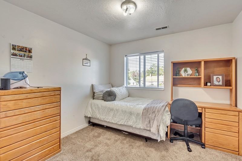 528 Ne #216-1 - Photo 6 of 17