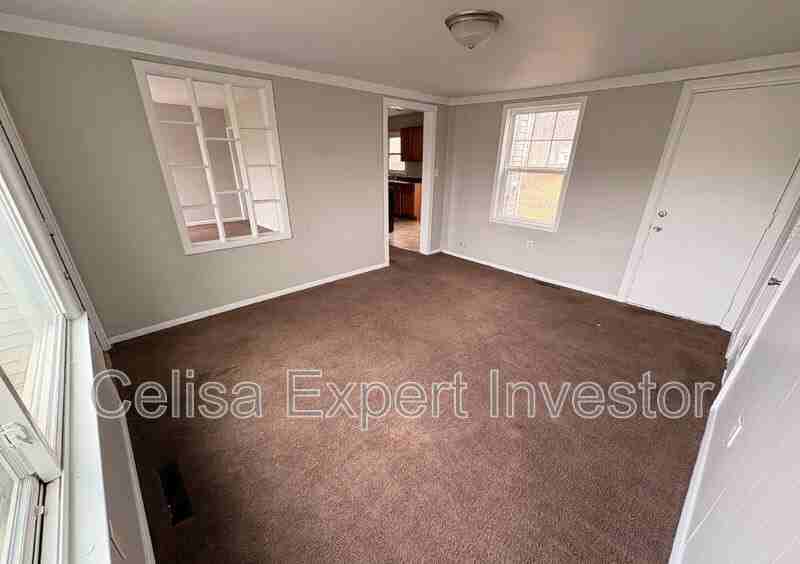 4819 S Anthony Blvd - Photo 3 of 10