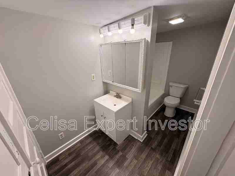 2719 Indiana Ave - Photo 5 of 7