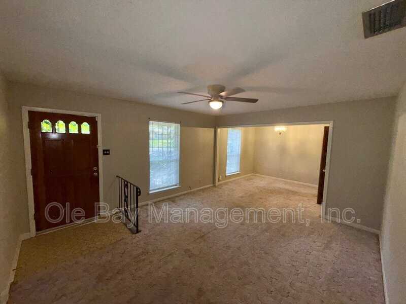 2016 Cathedral Way - Photo 2 of 11