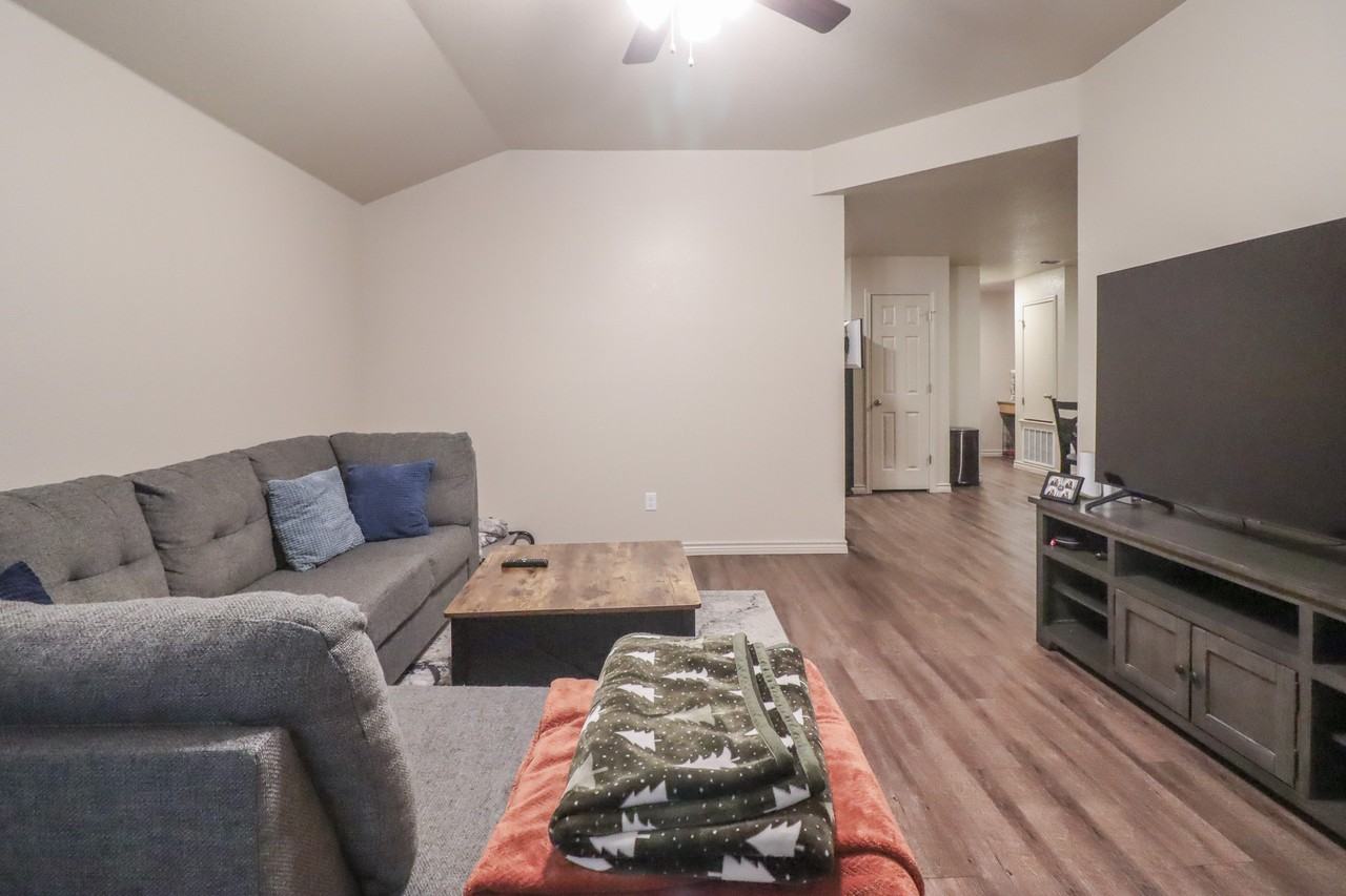 1914 Castroville Trail - Photo 3 of 24