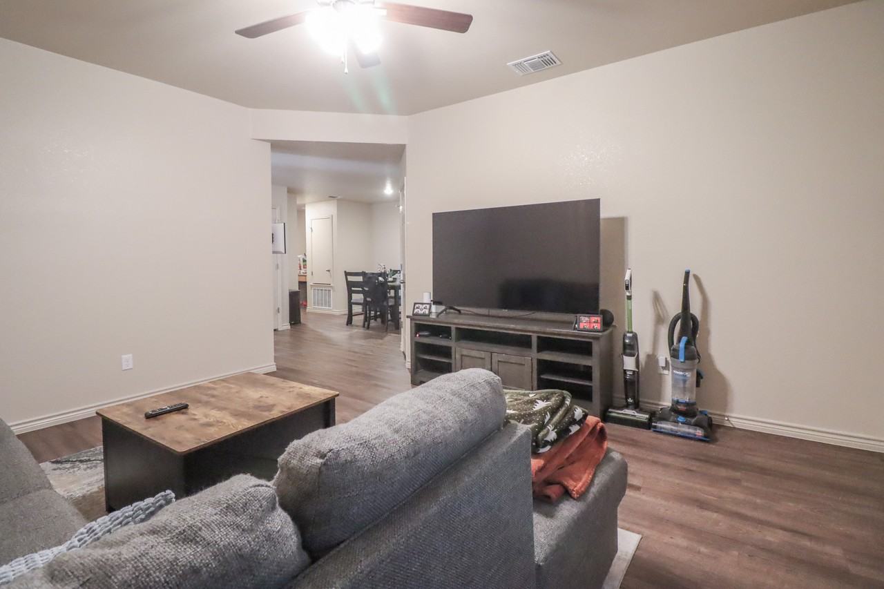 1914 Castroville Trail - Photo 4 of 24