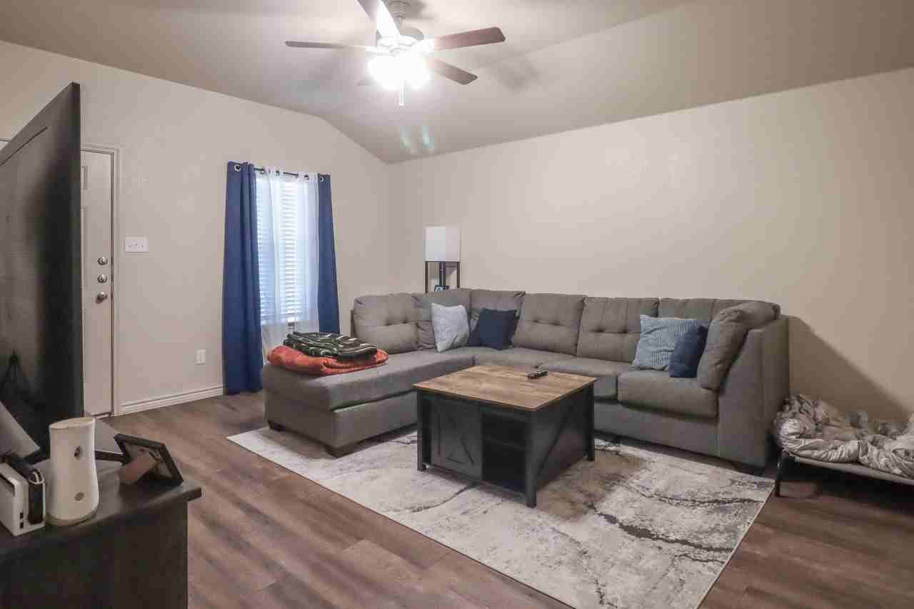 1914 Castroville Trail - Photo 5 of 24