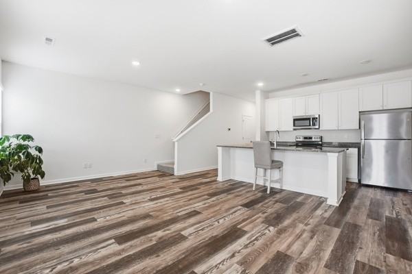 19429 South Hill Street - Photo 4 of 10