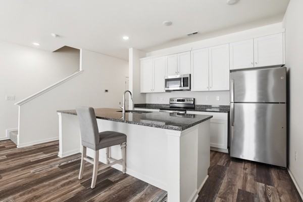 19429 South Hill Street - Photo 5 of 10