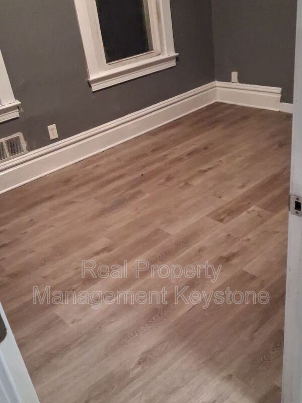 1834 Flagler St #1 - Photo 6 of 11