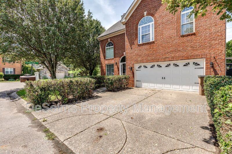 701 Brent Glen Pl - Photo 2 of 38