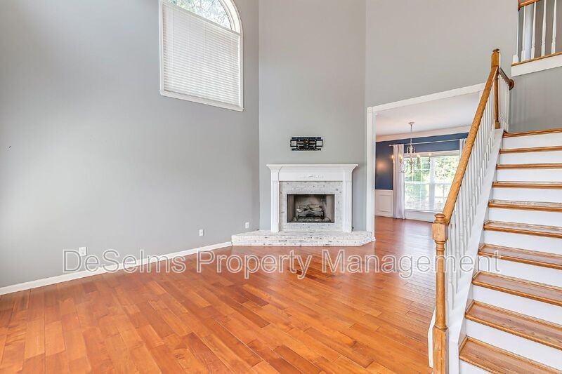 701 Brent Glen Pl - Photo 6 of 38