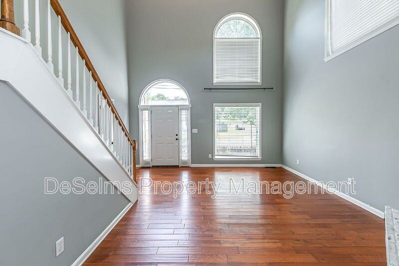 701 Brent Glen Pl - Photo 7 of 38