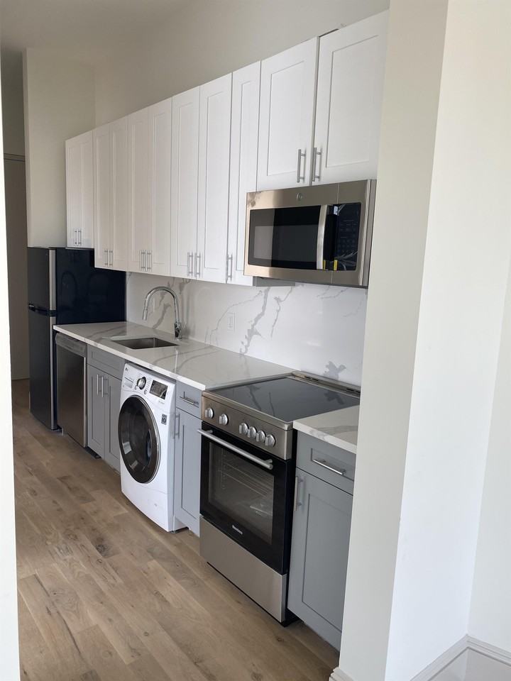 609 Broadway - Photo 2 of 10