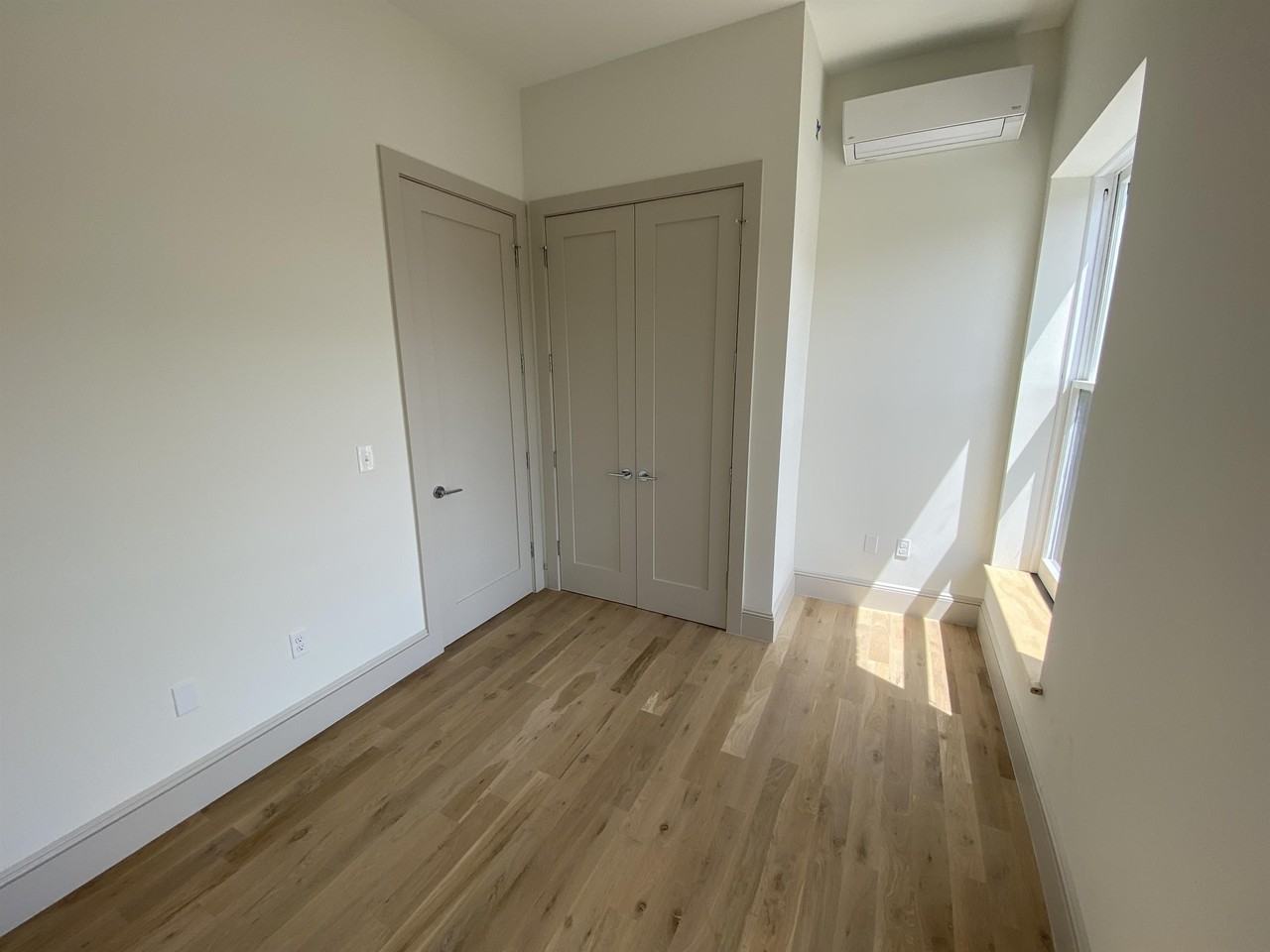 609 Broadway - Photo 5 of 10