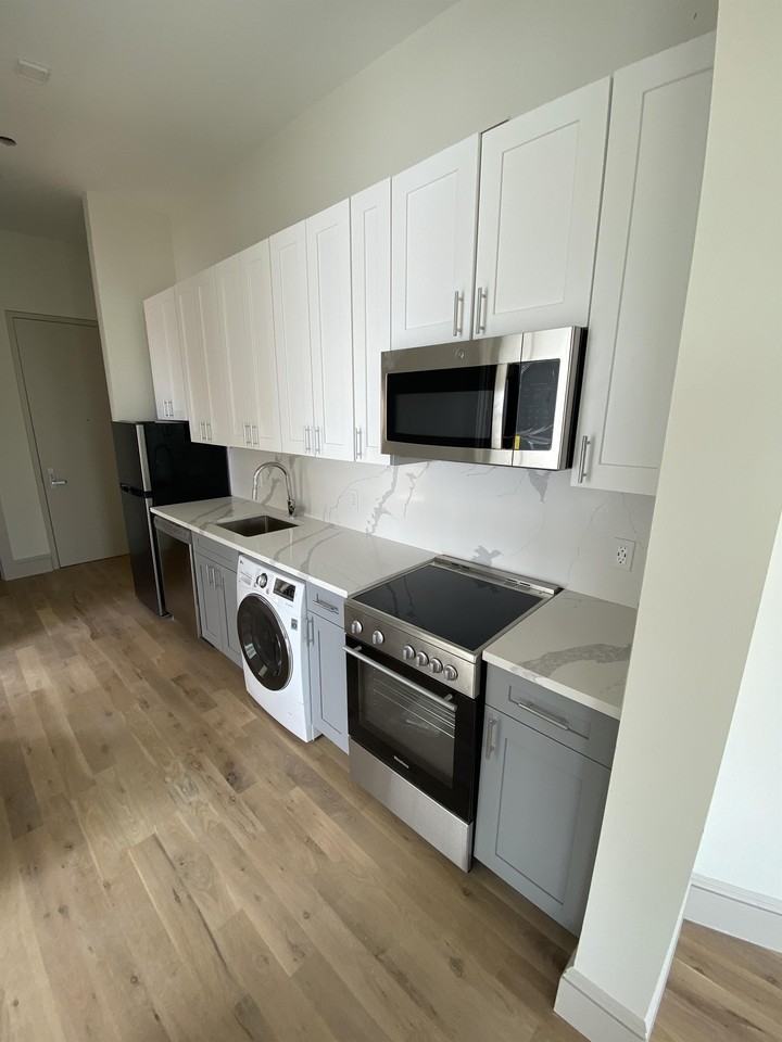 609 Broadway - Photo 6 of 10