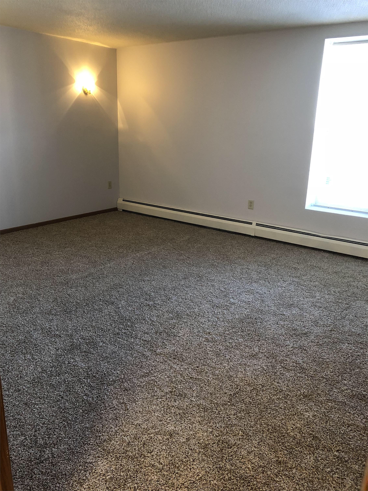 1710 N 20th St - Photo 2 of 10