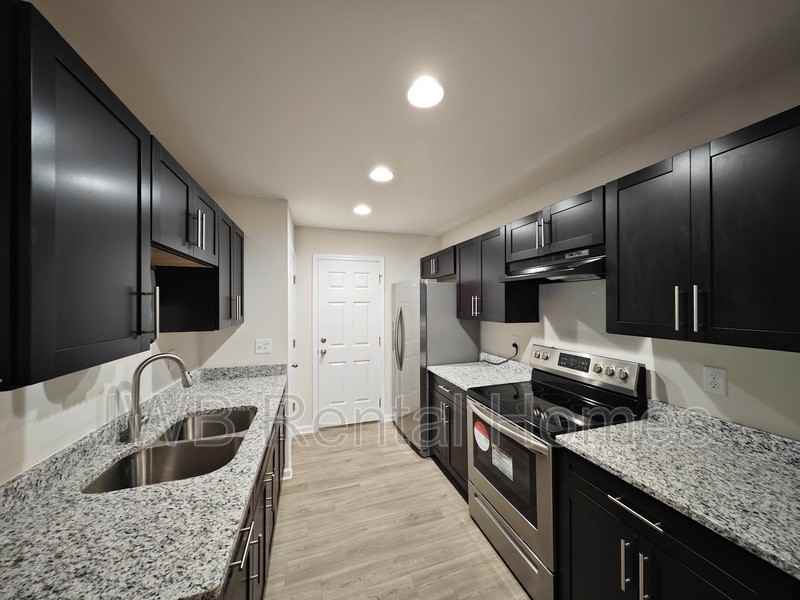 5338 Chenango Blvd - Photo 3 of 15