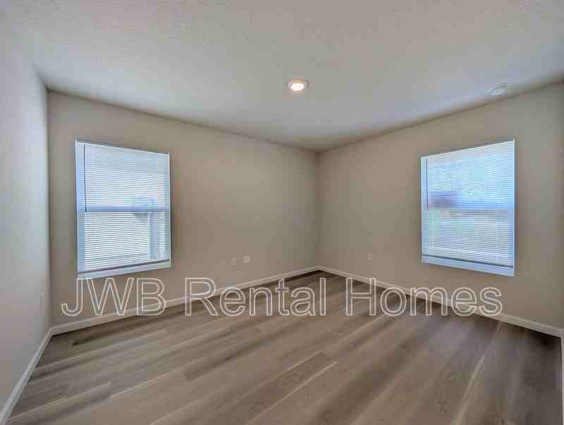 1750 Rutledge Ave - Photo 7 of 17