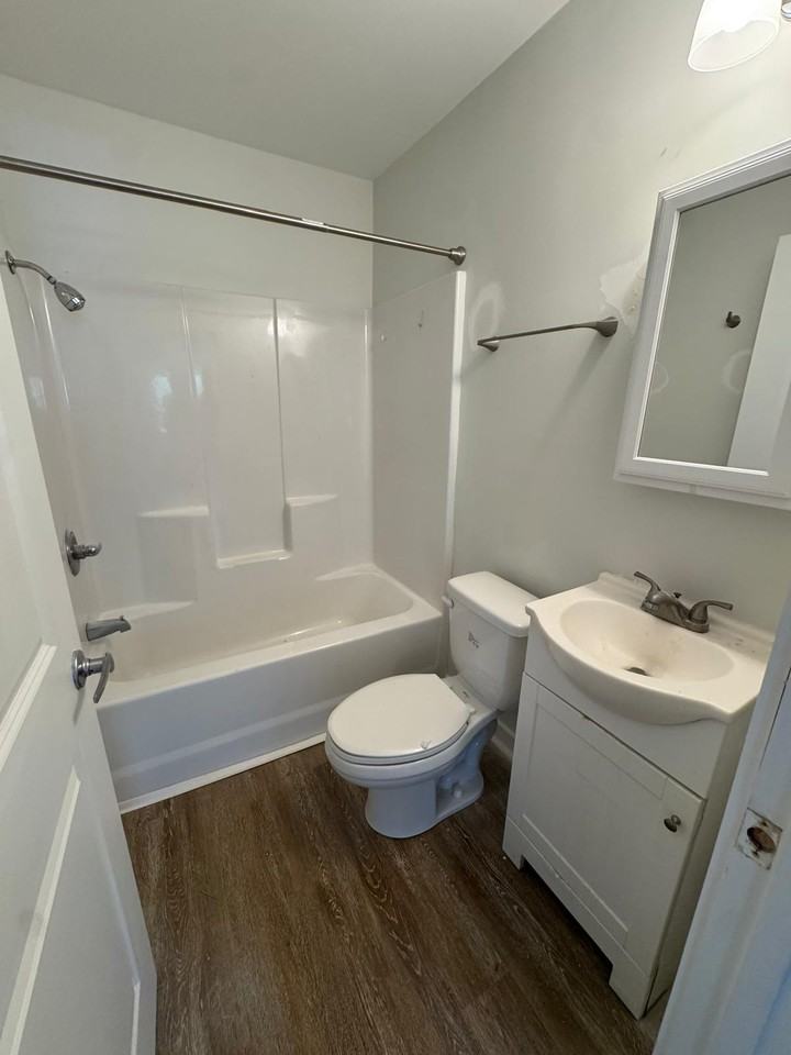 1914-A Carlton Street - Photo 5 of 8