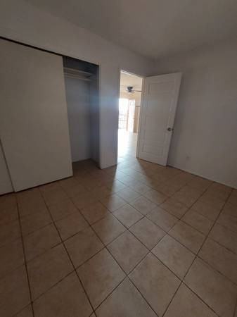 306 East Roberts Avenue - Photo 4 of 5