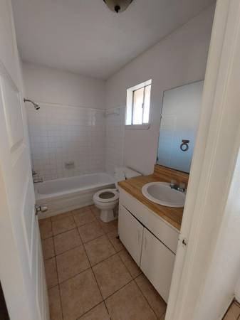 306 East Roberts Avenue - Photo 5 of 5
