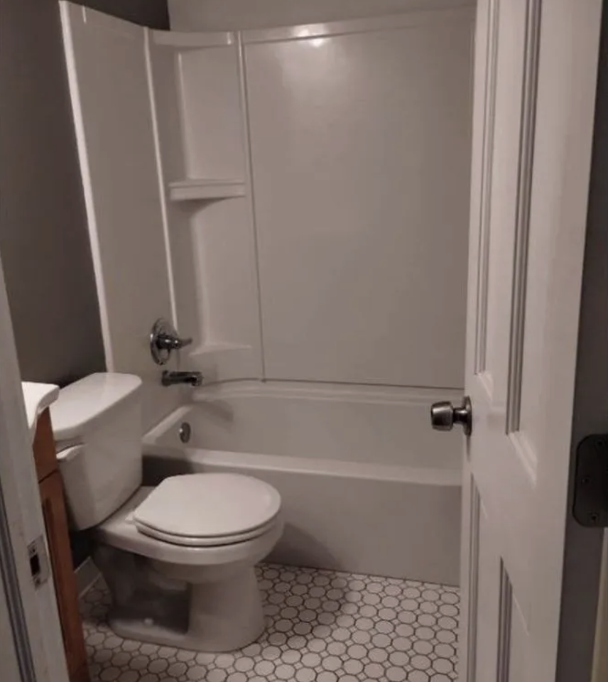 729 East 16th Street - Photo 5 of 40