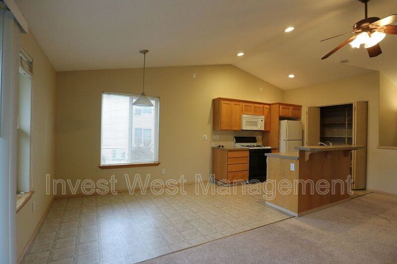 1830 Se 11th Ave - Photo 3 of 18